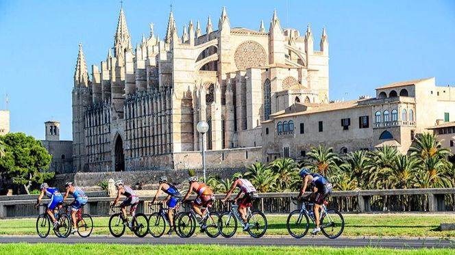 El “Santander Triathlon Series” llega a Palma de Mallorca