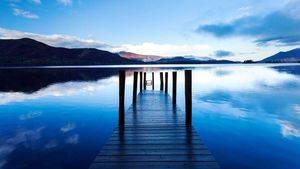 Ashness Jetty en Derwentwater, uno de los principales lagos del Lake District National Park, Cumbria