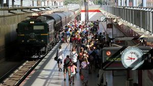 Viajeros al Tren de la Fresa