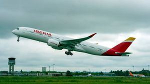 El A350 de Iberia, Plácido Domingo, surca los cielos por primera vez
