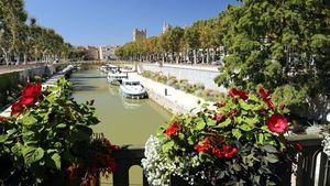 Narbona, turismo fluvial en el Canal de la Robine