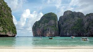 Cierre de la playa de Bahía May en Tailandia