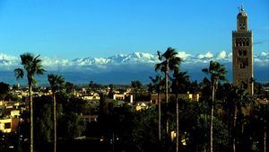 La Koutoubia y el Atlas nevado