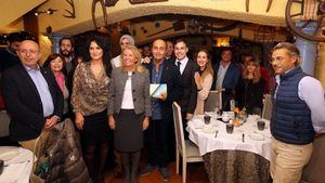 La alcaldesa asiste al homenaje al empresario hostelero Juan Lozano