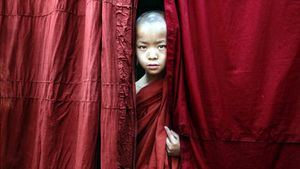 Lo humano y lo divino: exposición fotográfica sobre culturas ajenas a la globalización