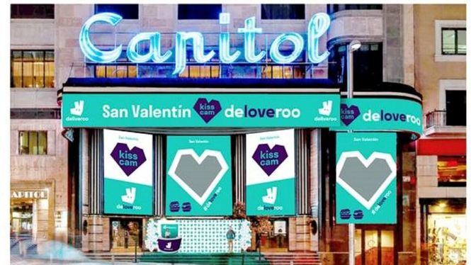 Celebra San Valentín con una Kiss Cam en plena Gran Vía