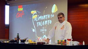 El chef Erlantz Gorostiza imparte una clase magistral en Hecansa