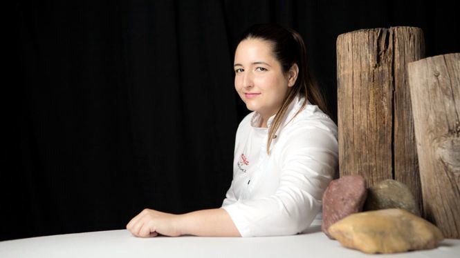 La chef Maria Gomez del restaurante Magoga recibe el premio a mujer empresaria AMEP