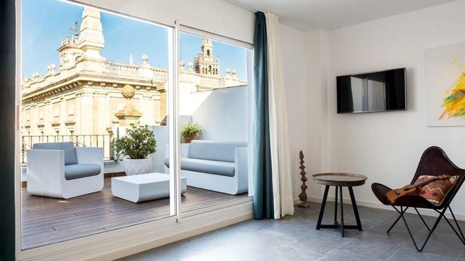 Cinco motivos y cinco alojamientos únicos para visitar Sevilla