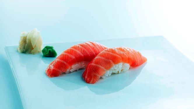 El salmón un imprescindible del sushi desde 1985