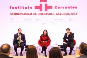 La Reina presidió una reunión de trabajo con los directores del Instituto Cervantes