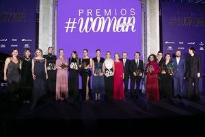 Elisabetta Franchi viste a Nieves Álvarez en los Premios Woman