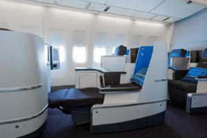 Klm sorprende a los pasajeros de la T4 con su nuevo asiento de clase business