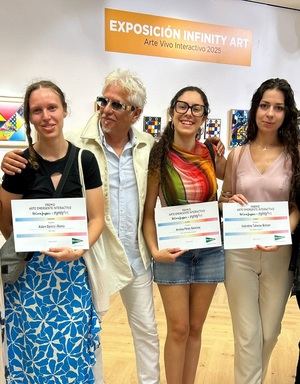 La pintora Aiden García gana el Premio Arte Emergente Interactivo Infinity Art 2025
