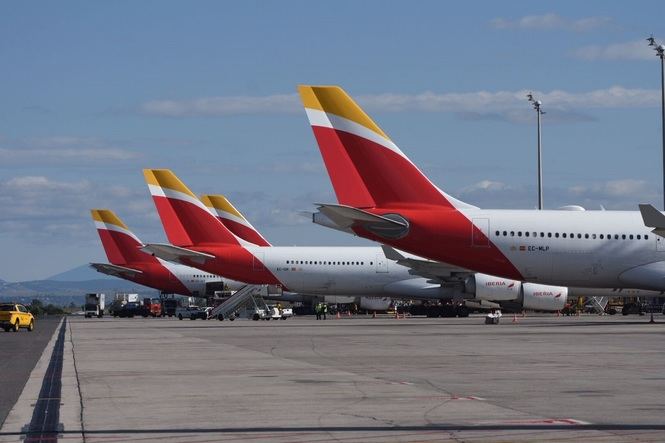 Iberia se consolida también entre las seis aerolíneas más puntuales del mundo