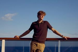 Explora Journeys presenta “The Effort of Effortless”, su campaña con Jannik Sinner