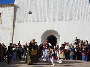 Bailes típicos de la isla en el día del patrón de San Francesc