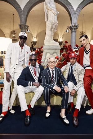 Tommy Hilfiger presenta su colección de sastrería para SS26 en la Pitti Uomo 