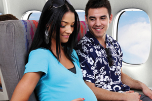 8 consejos a tener en cuenta para viajar en avión durante el embarazo