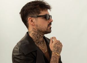 MARIO BARO, pionero de la bachata en España, estrena 100% junto a Karlos Rosé