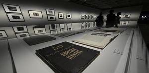 El centro KBr acoge dos nuevas exposiciones con la fotografía como arte y testimonio