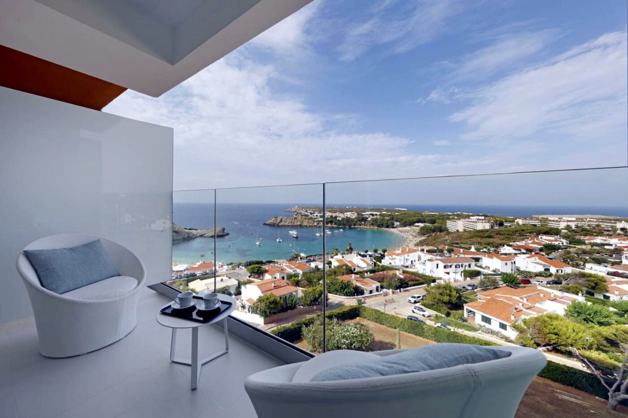 Palladium Hotel Group abre dos nuevos alojamientos en Menorca y Sicilia