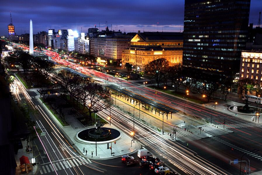 Avenida 9 de Julio y obelisco