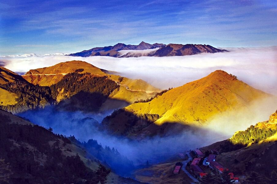 Mar de nubes en las montañas del centro de Taiwán
