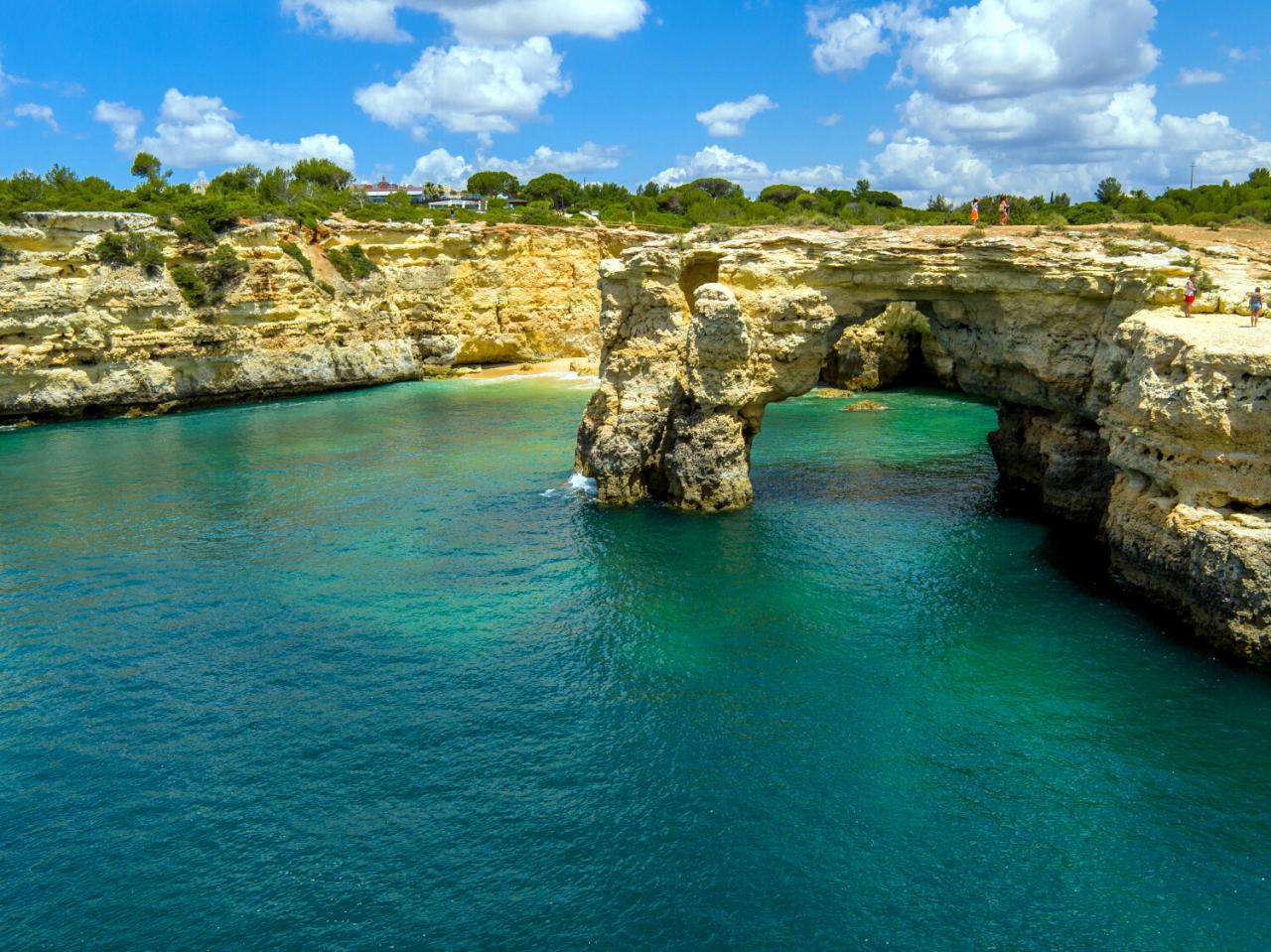 Ruta de los Siete Valles Colgantes en el Algarve, entre los paseos a pie hermosos de Europa Inout