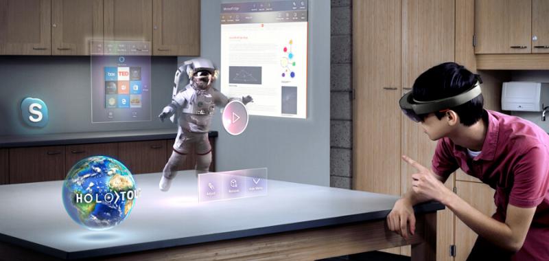 Microsoft HoloLens 