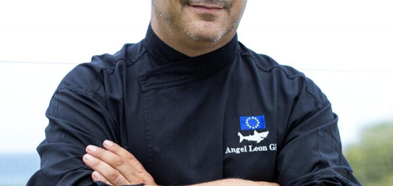 Ángel  León